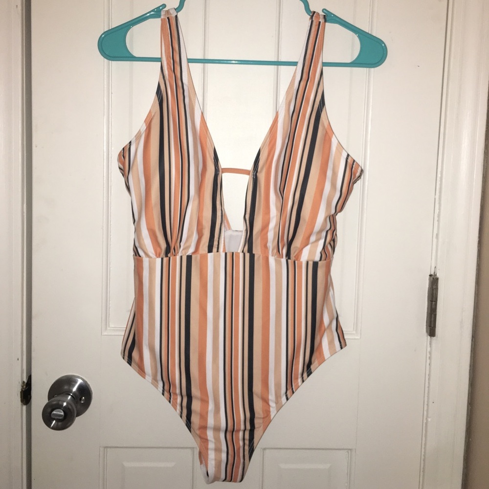 NWT Cupshe Swimsuit